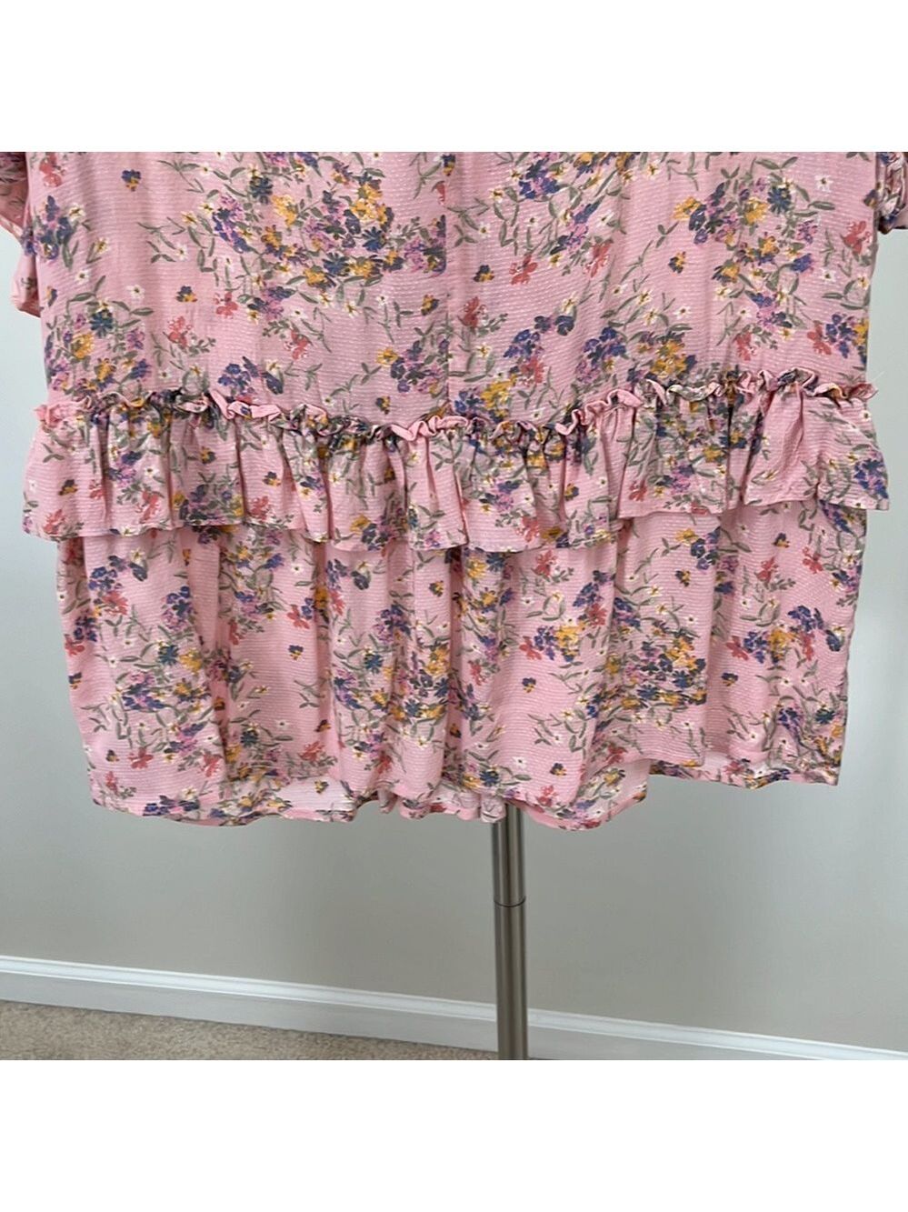 Jessica Simpson Floral Print Surplice top - Picture 3 of 8